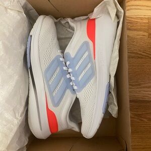 Adidas Ultrabounce W size 9.5